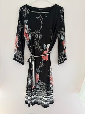 Izzy & Ali Black Floral Belted Dress